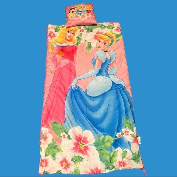 DISNEY PRINCESS 2008 EDITION GIRLS SLEEPING BAG & PILLOW CINDERELLA AURORA BELLE - Picture 2 of 9